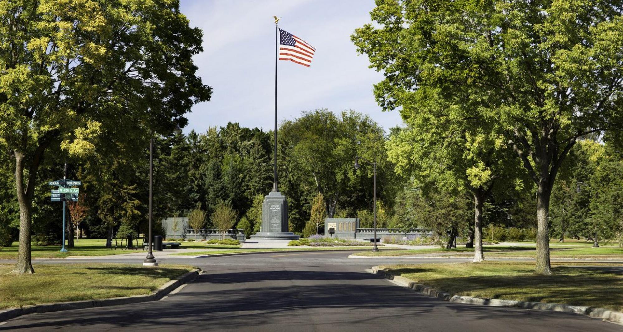 Hennepin Cty Victory Memorial Drive 080415 H07 Wheelock south overall 1